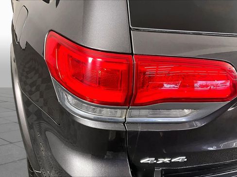 Used 2020 Jeep Grand Cherokee Overland AWD/4WD image 28