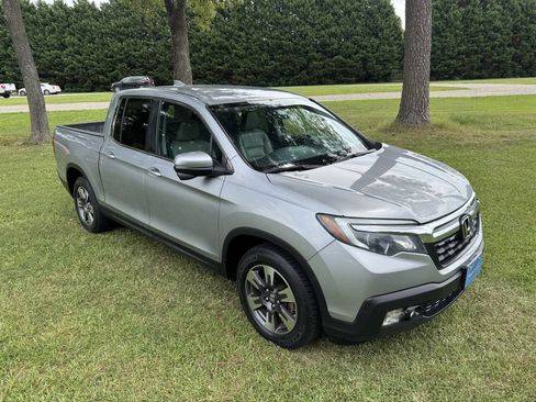 Used 2017 Honda Ridgeline RTL-T image 2