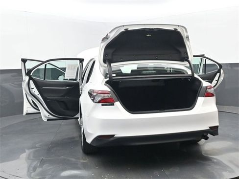 Used 2023 Toyota Camry LE image 34
