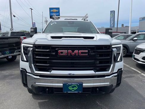 Certified 2024 GMC Sierra 3500 Pro w/ Convenience Package AWD/4WD image 17