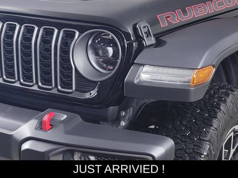 Used 2026 Jeep Wrangler Unlimited Rubicon AWD/4WD image 9