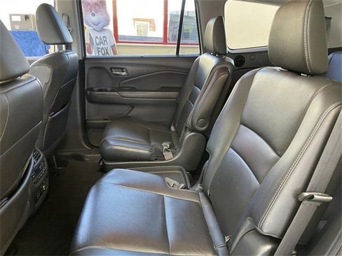 Used 2020 Honda Pilot Touring image 24