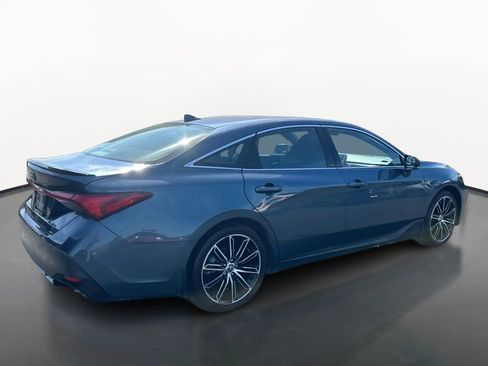 Used 2021 Toyota Avalon XSE FWD image 3