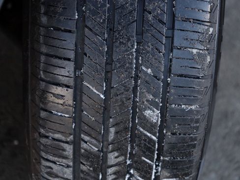 Certified 2023 Toyota Highlander XLE image 5