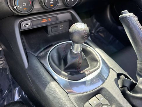 Used 2017 MAZDA MX-5 Miata RF Club image 52