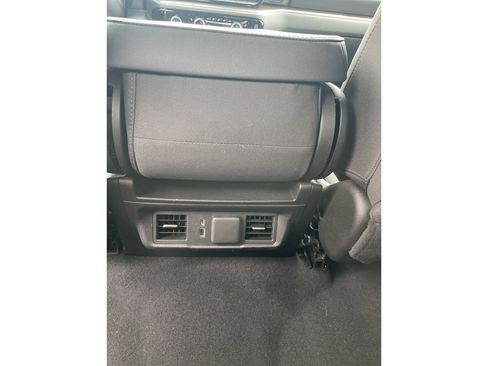 Used 2023 Chevrolet Silverado 1500 LT AWD/4WD image 10