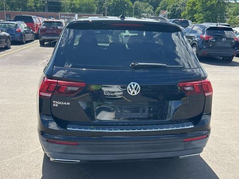 Used 2019 Volkswagen Tiguan SE w/ Panoramic Sunroof Package FWD image 5