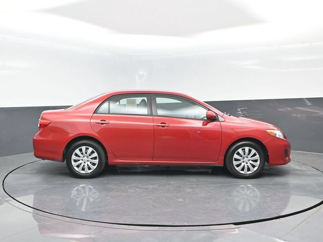 Used 2012 Toyota Corolla LE FWD image 3