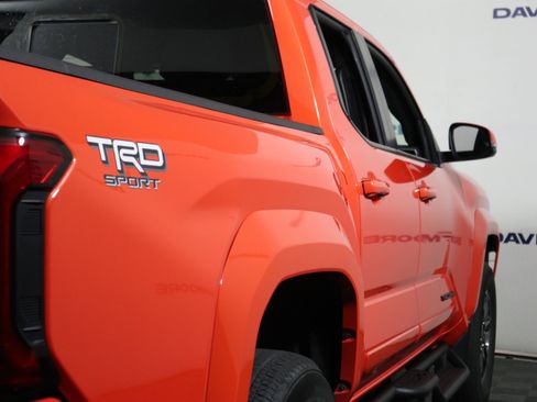 Used 2024 Toyota Tacoma TRD Sport w/ TRD Sport Upgrade Package AWD/4WD image 5
