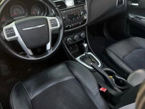 Used 2011 Chrysler 200 S image 7