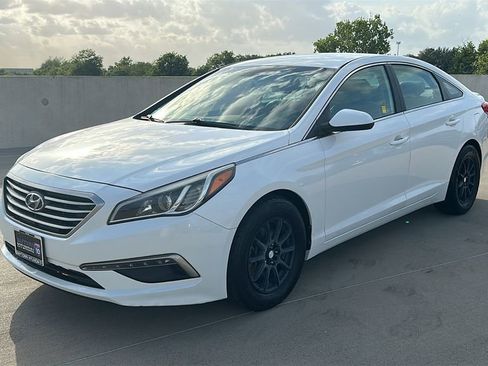 Used 2015 Hyundai Sonata SE w/ Option Group 02 image 7