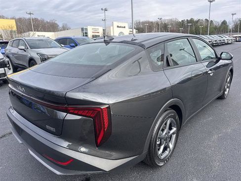 New 2025 Kia K4 LXS image 7