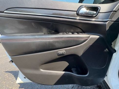 Used 2019 Jeep Grand Cherokee Trailhawk w/ Trailhawk Luxury Group image 22