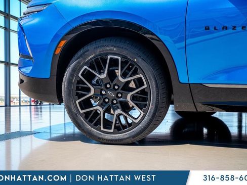 Used 2024 Chevrolet Blazer RS w/ Driver Confidence II Package FWD image 39
