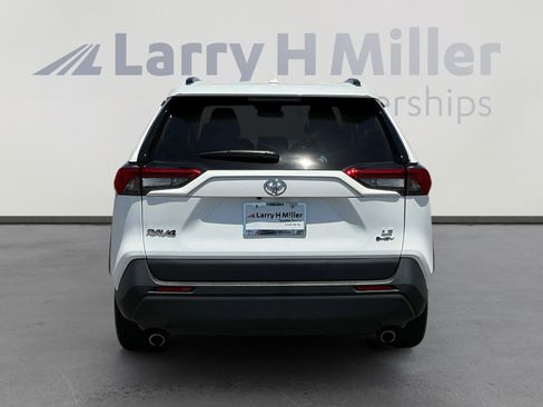 Certified 2025 Toyota RAV4 LE AWD/4WD image 4
