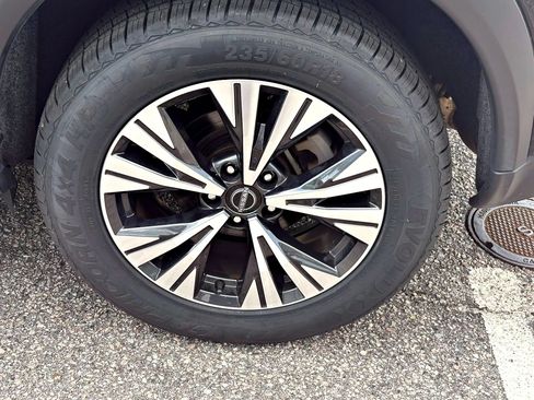 Used 2023 Nissan Rogue SV AWD/4WD image 9
