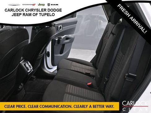 Used 2023 Kia Sorento LX image 31