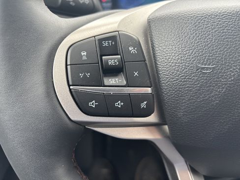 Used 2025 Ford Explorer Active w/ Active Comfort Package image 19