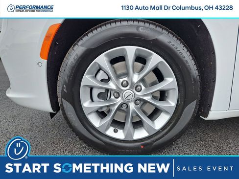 New 2026 Chrysler Pacifica Select image 9