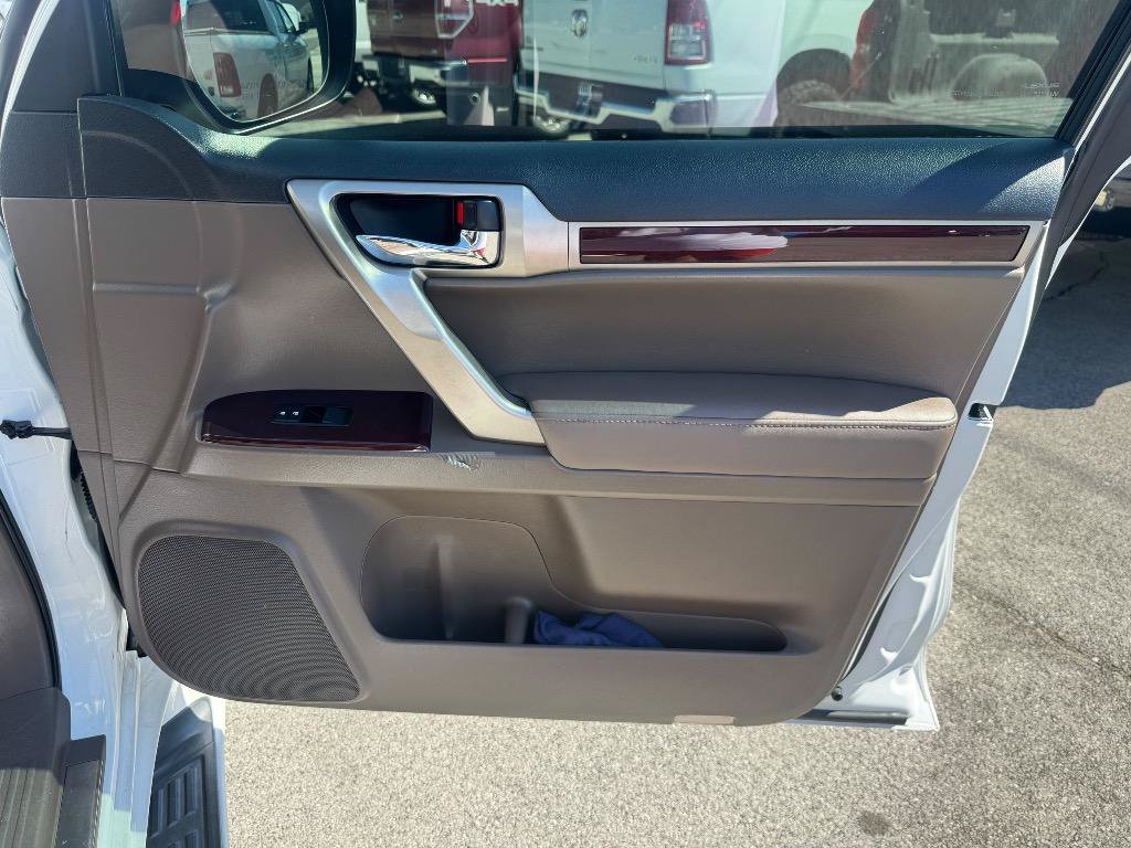 Used 2017 Lexus GX 460 Premium w/ Premium Package AWD/4WD image 33