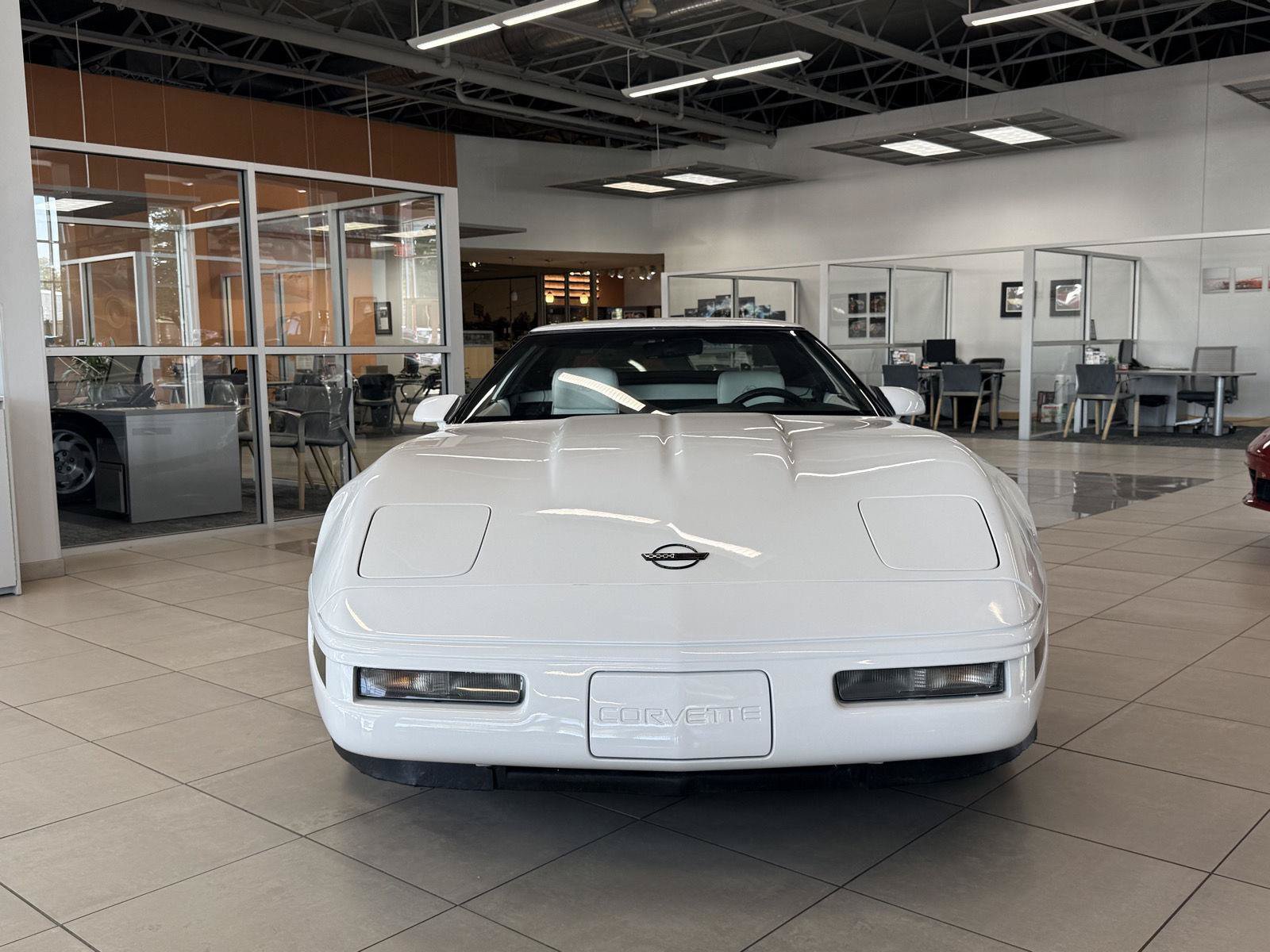 Used 1993 Chevrolet Corvette Convertible RWD image 10