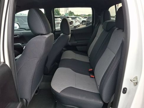 Used 2021 Toyota Tacoma TRD Off-Road AWD/4WD image 8
