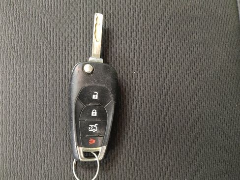 Used 2018 Chevrolet Cruze LS FWD image 32