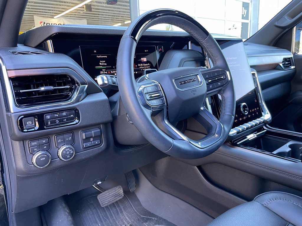 Used 2025 GMC Yukon XL Denali w/ Advanced Technology Package AWD/4WD image 10