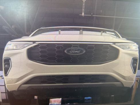 Used 2023 Ford Escape ST-Line Elite w/ Premium Technology Package image 10