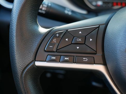 Certified 2022 Nissan Versa SV image 28