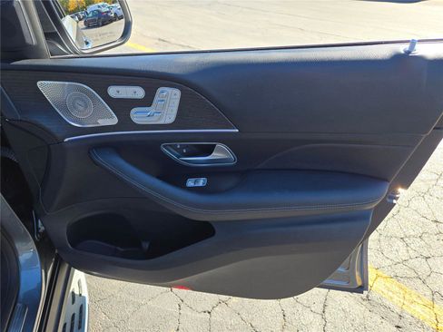 Used 2021 Mercedes-Benz GLS 450 4MATIC image 6