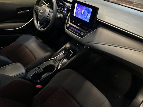 Used 2024 Toyota Corolla SE w/ SE Package image 14