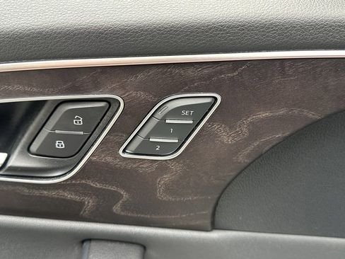 Used 2021 Audi Q8 Prestige image 12