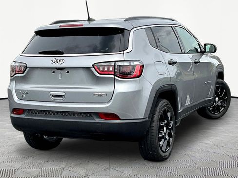 Used 2023 Jeep Compass Latitude AWD/4WD image 6