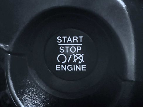 Used 2020 Jeep Renegade Altitude image 25