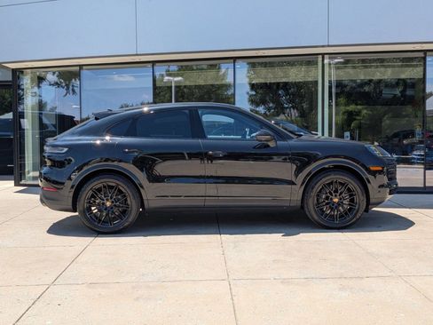 Certified 2025 Porsche Cayenne Coupe image 8