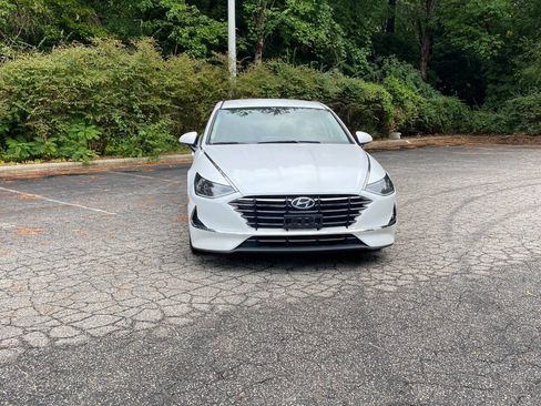 Used 2021 Hyundai Sonata SE w/ Winter Weather Package FWD image 2
