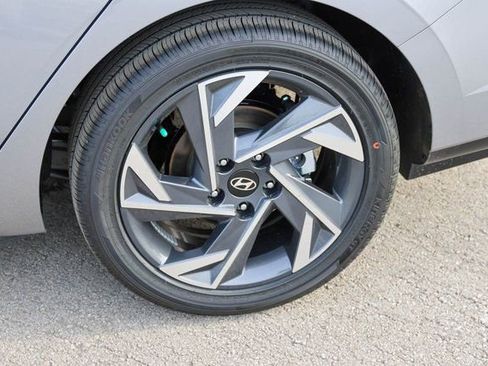 New 2026 Hyundai Elantra Limited image 7