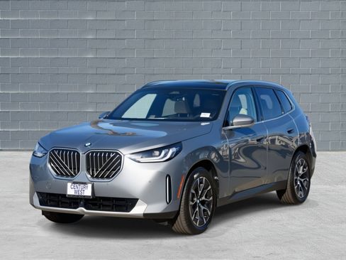 Used 2025 BMW X3 xDrive30i w/ Convenience Package image 3