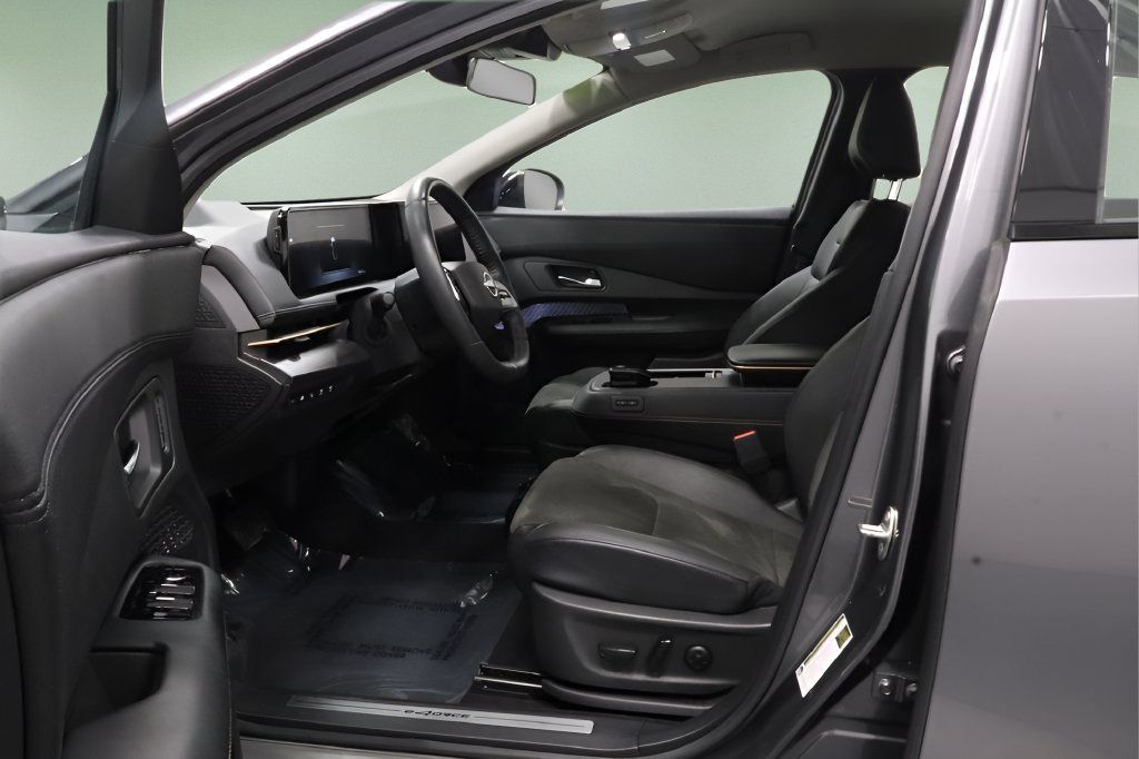 Used 2024 Nissan Ariya AWD image 13