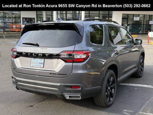 Used 2025 Honda Pilot Black Edition image 8