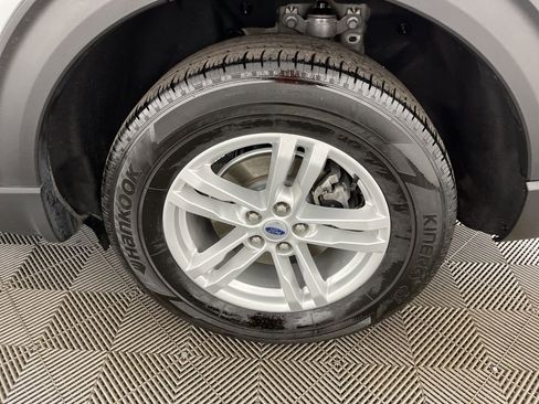 Used 2023 Ford Explorer XLT image 14