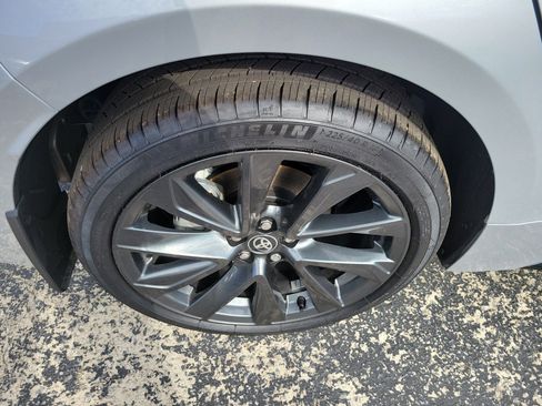 Used 2025 Toyota Corolla SE image 7