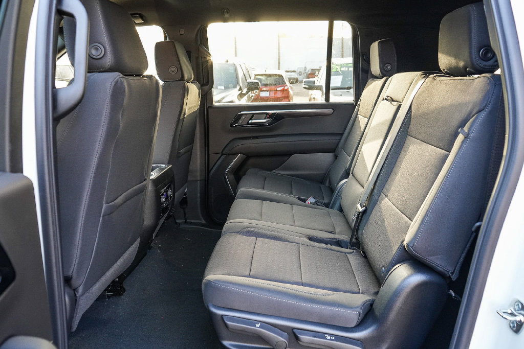 New 2026 Chevrolet Suburban LS w/ Max Trailering Package AWD/4WD image 18