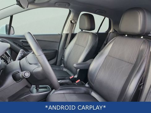 Used 2020 Chevrolet Trax LT w/ LT Convenience Package image 9