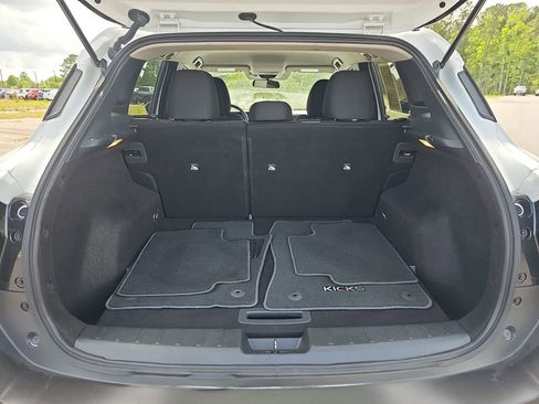 Used 2025 Nissan Kicks SV FWD image 16