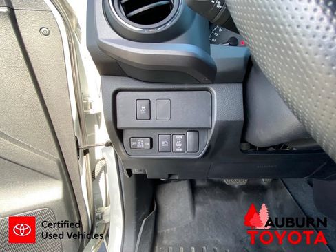 Certified 2022 Toyota Tacoma TRD Off-Road AWD/4WD image 39