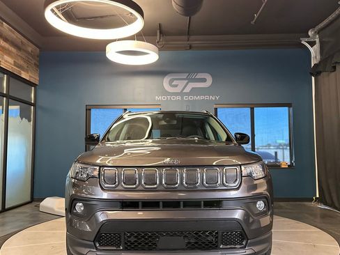 Used 2022 Jeep Compass Latitude AWD/4WD image 8
