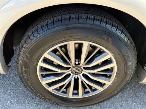 Used 2024 Nissan Armada SL w/ Captain's Chairs Package image 20