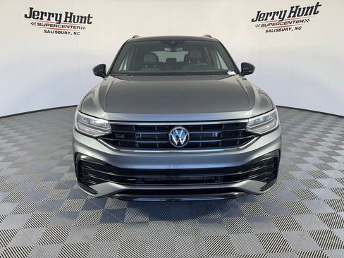 Used 2023 Volkswagen Tiguan SE R-Line FWD image 5